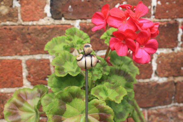 Bee Plant Pot Buddy - Image 3