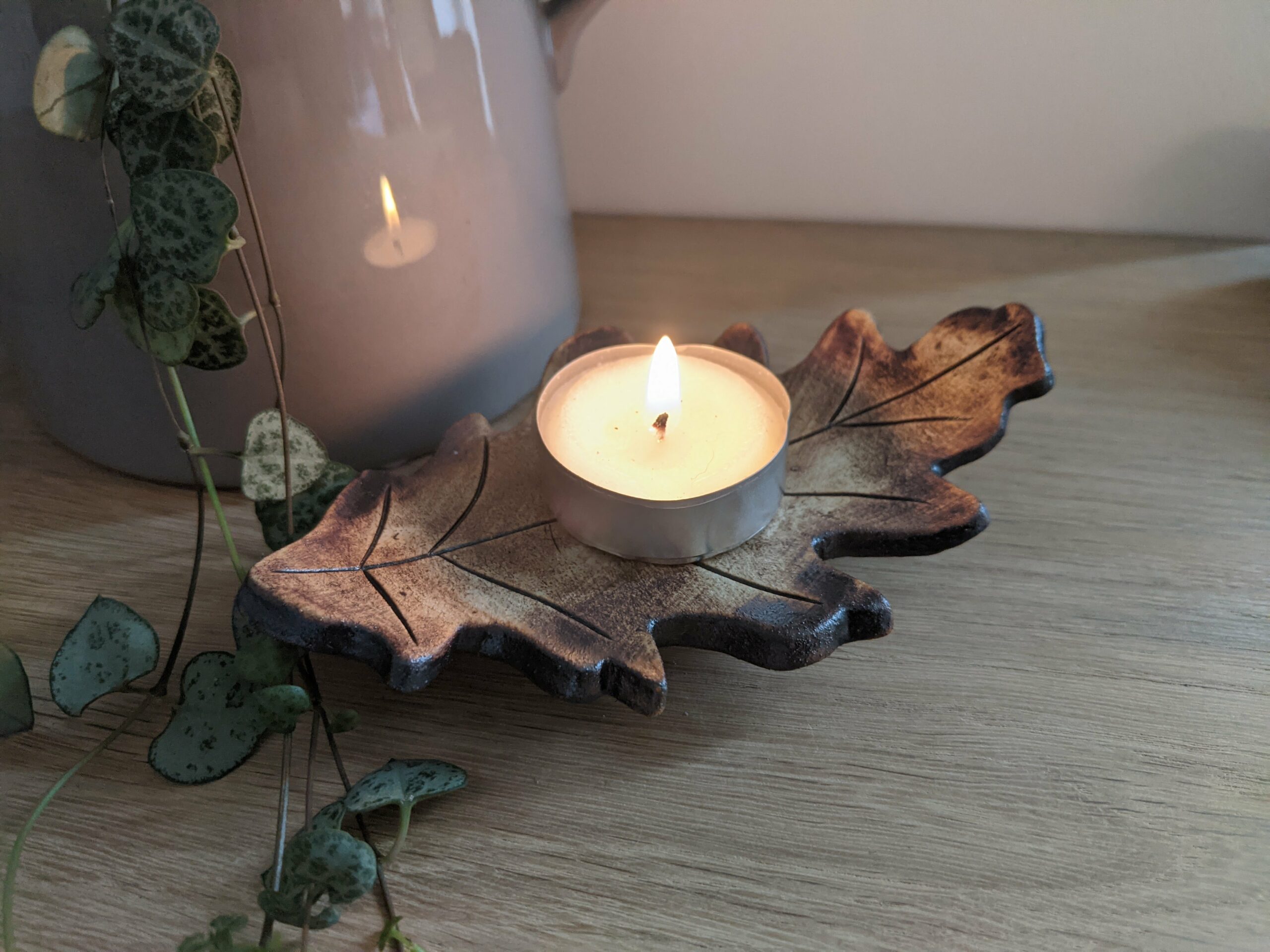 Oak tea light shop holder
