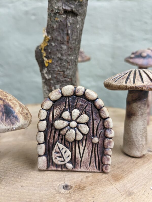 Miniature Fairy Door with flower and leaf decoration. - Image 4